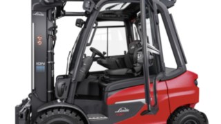 Die großzügige Fahrerzelle der E-Stapler X20 – X35 garantiert Wohbefinden und ermüdungsfreies Arbeiten. Großzügige Fahrerzelle der E-Stapler X20 – X35 von Linde Material Handling