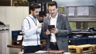 Linde Service Berater beim Kunden Linde Service Berater beim Kunden