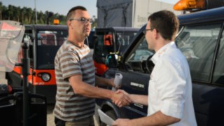 Übergabe von Mietstaplern Übergabe von Mietstaplern