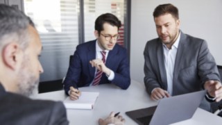 Personen im Meeting  Personen im Meeting
